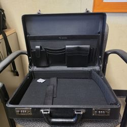 Solo Black Genuine Leather Hard Briefcase Laptop Dual Combination
