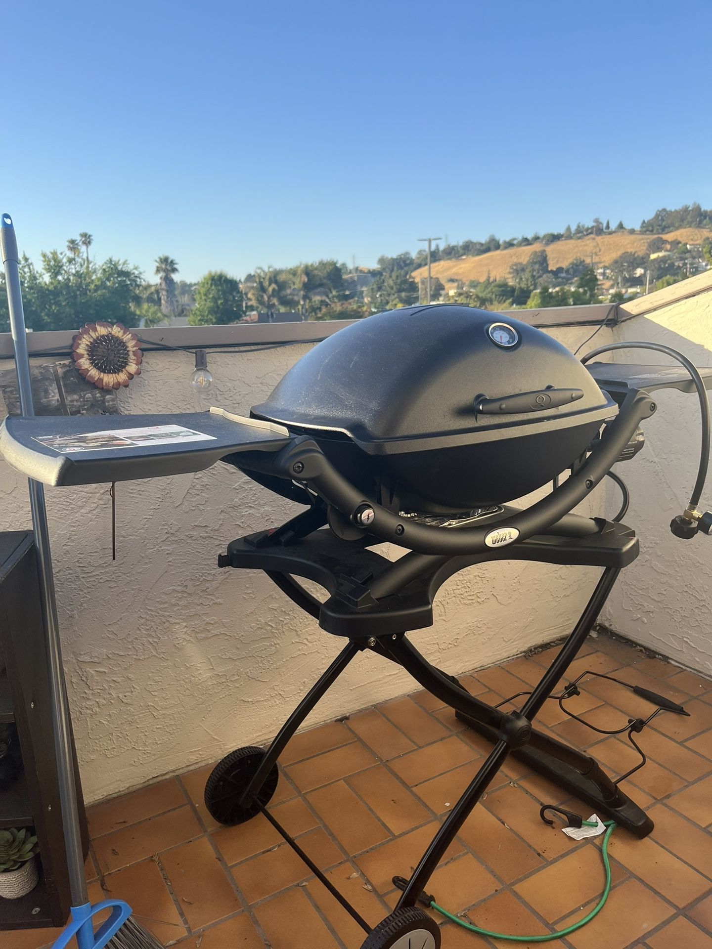 Weber Q2200