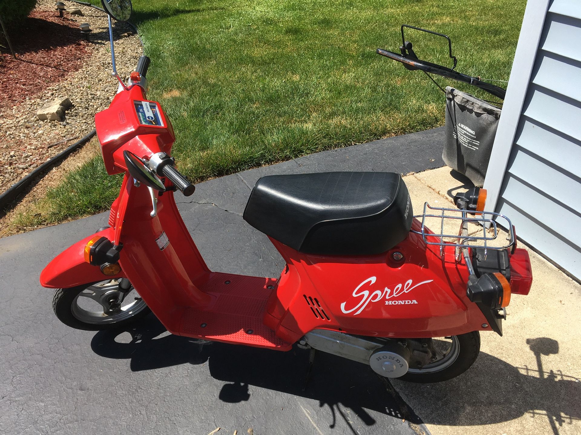1985 Honda Vintage Spree Scooter NQ50 for Sale in Oakbrook Terrace, IL