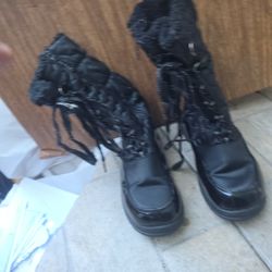 used girls totes black boots size 3