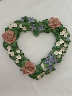 Heart Shaped Floral Wall Decor