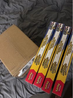 lucario posters x4 / pin collection case
