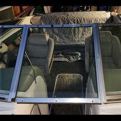 Center Glass Windshield Bost Door