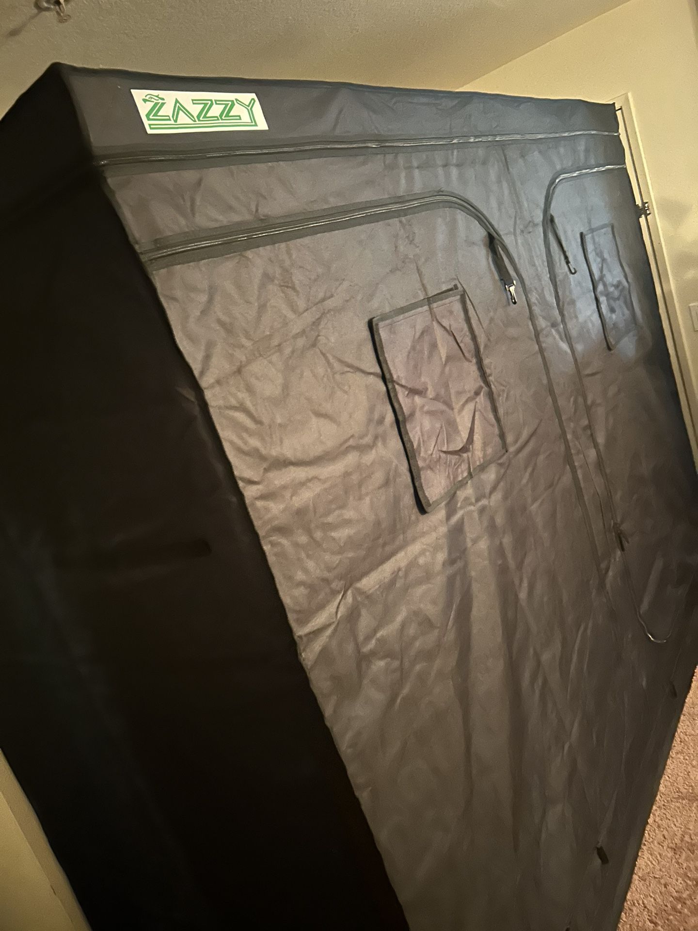 Grow Tent 4x8 $200 OBO