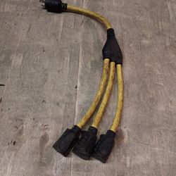 "Y" Splitter Twist Lock 20A Male To Female U Ground