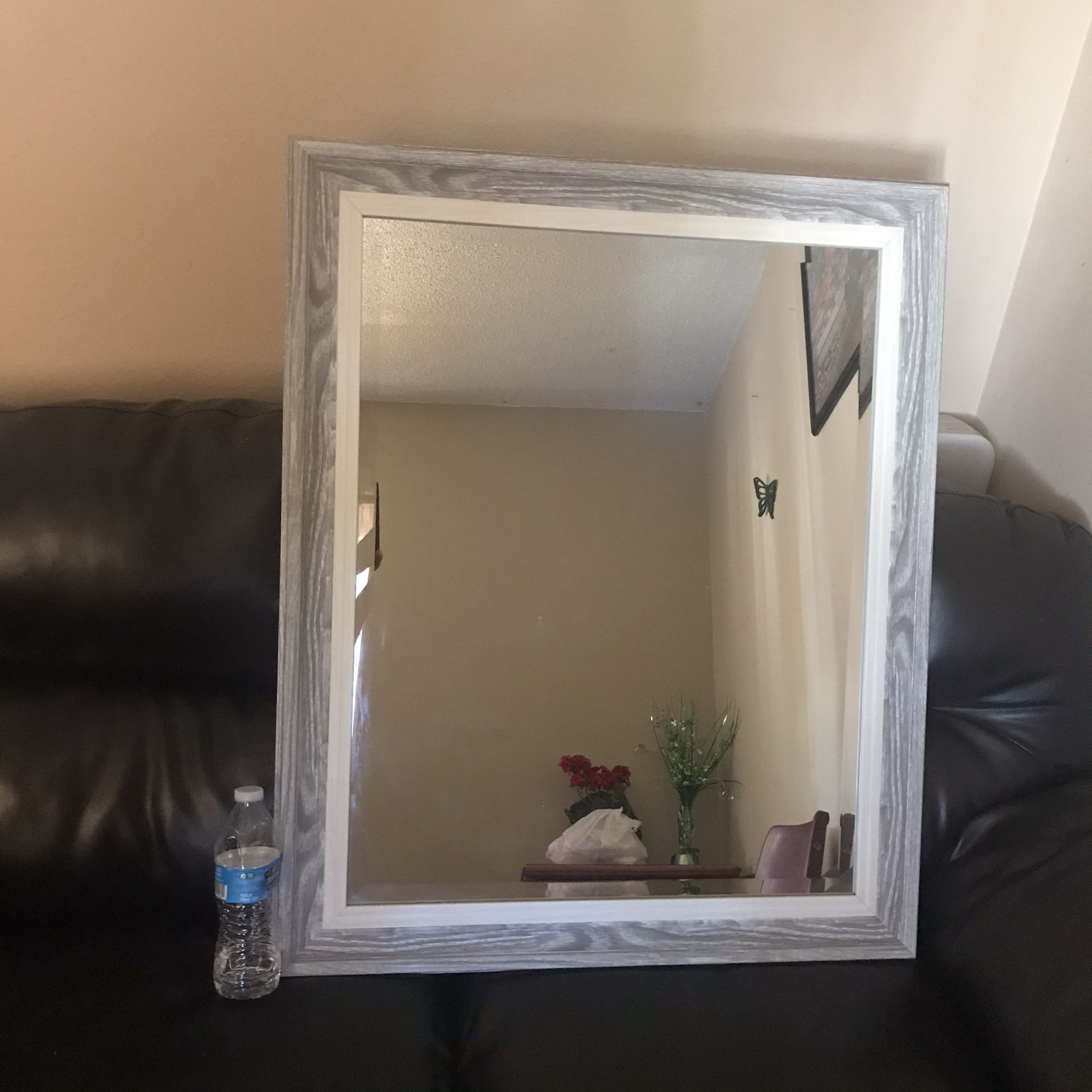 Wall mirror 22x28” OFFERS ACCEPTED