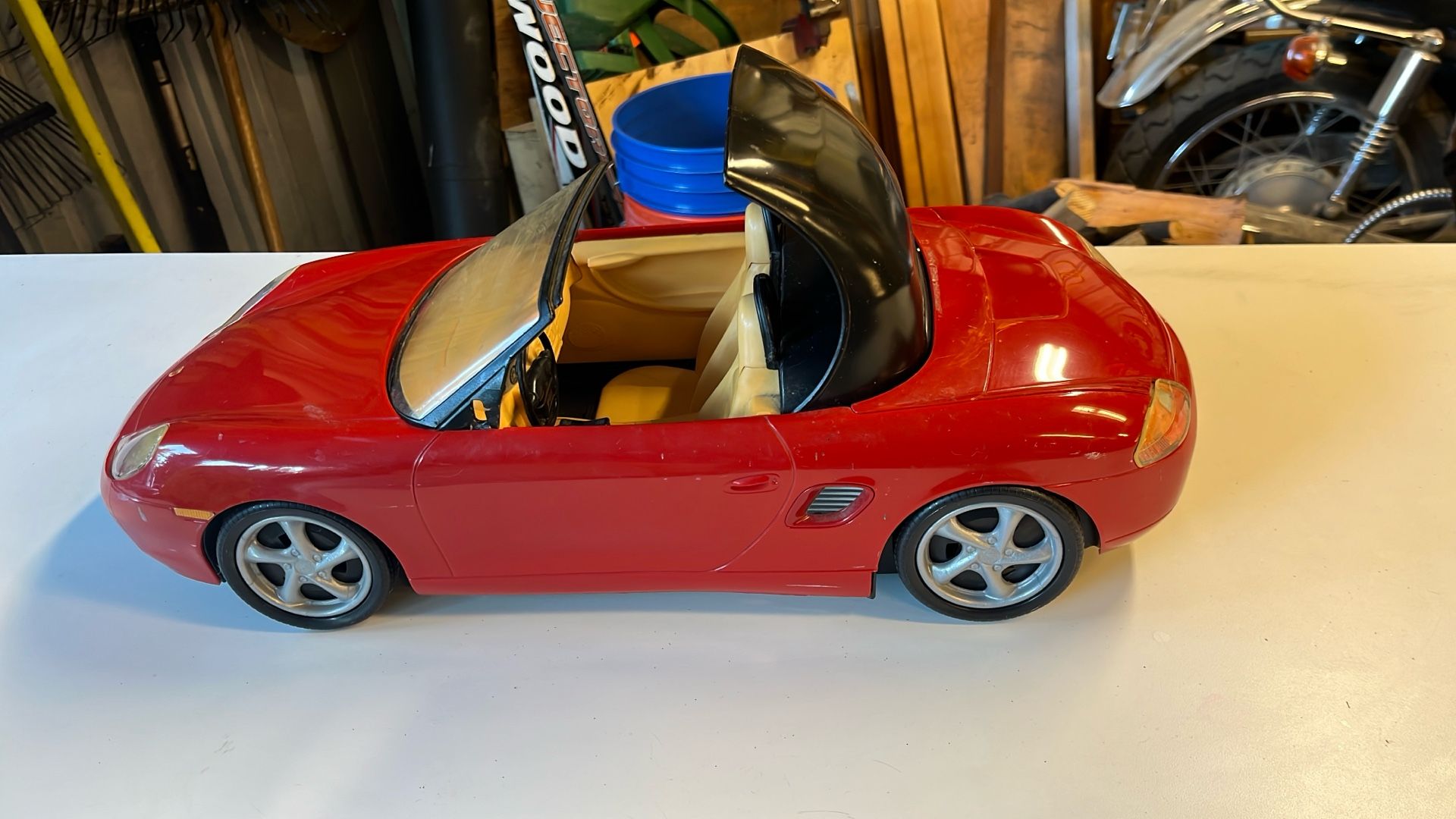 Barbie Porche Boxer