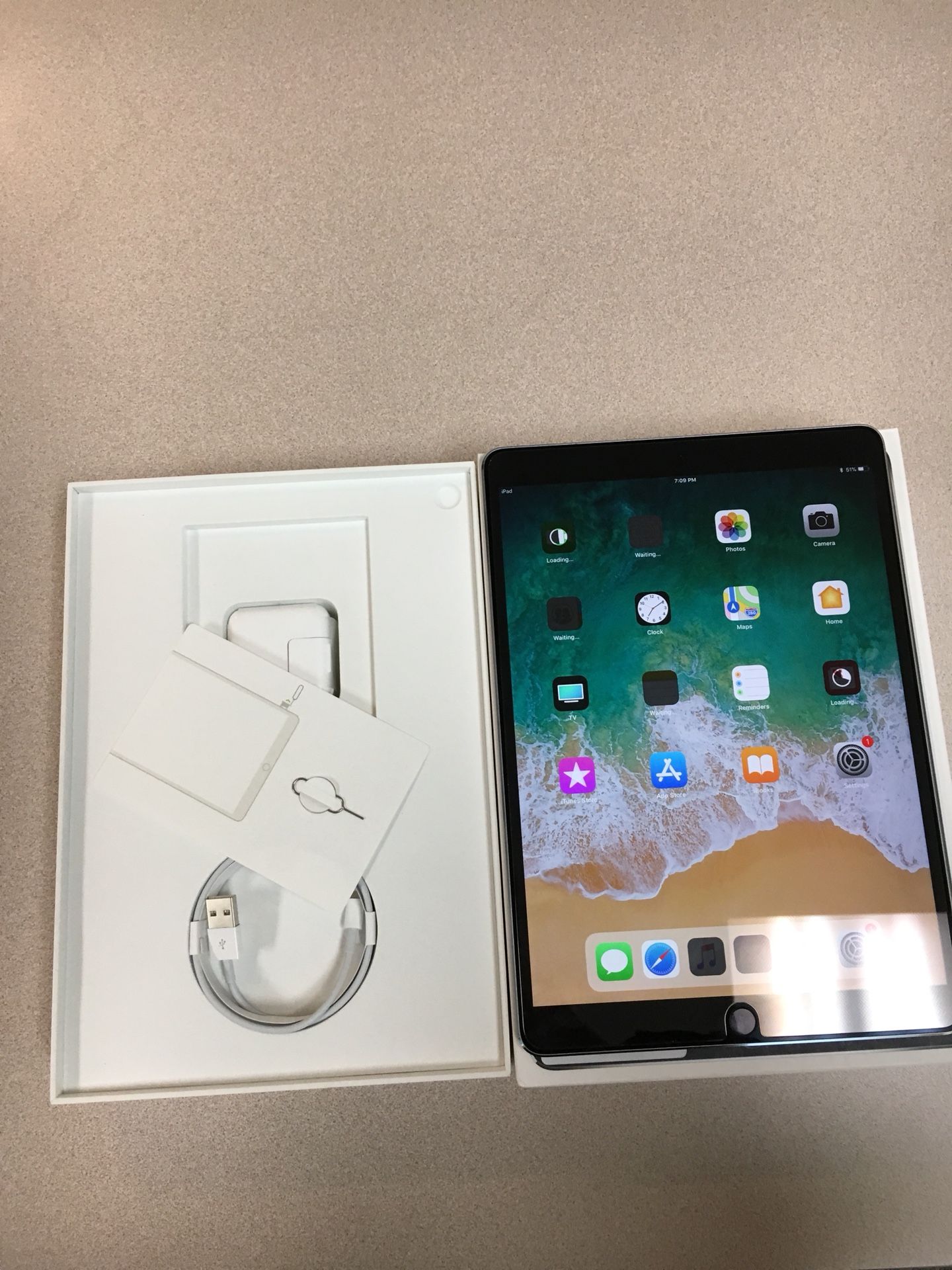 Discounted iPad Pro 10.5in 64GB Space Gray Unlock