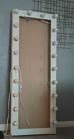Frame for sale lights work 60$