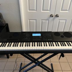 Casio WK 7600 Keyboard Like New!