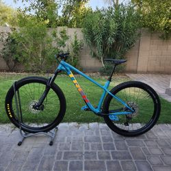 TREK ROSCOE 7 MOUNTAIN BIKE 29 ER 1 X 12 SPEED AIR SHOCK ROCKSHOX DROPPER POST SEAT ( SETUP TUBELESS) CHECK MY OTHER BIKES 