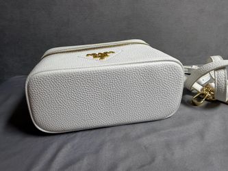 Cross body hand bags