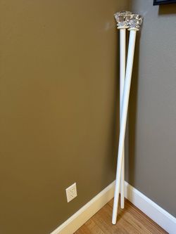 Crystal ends curtain rod