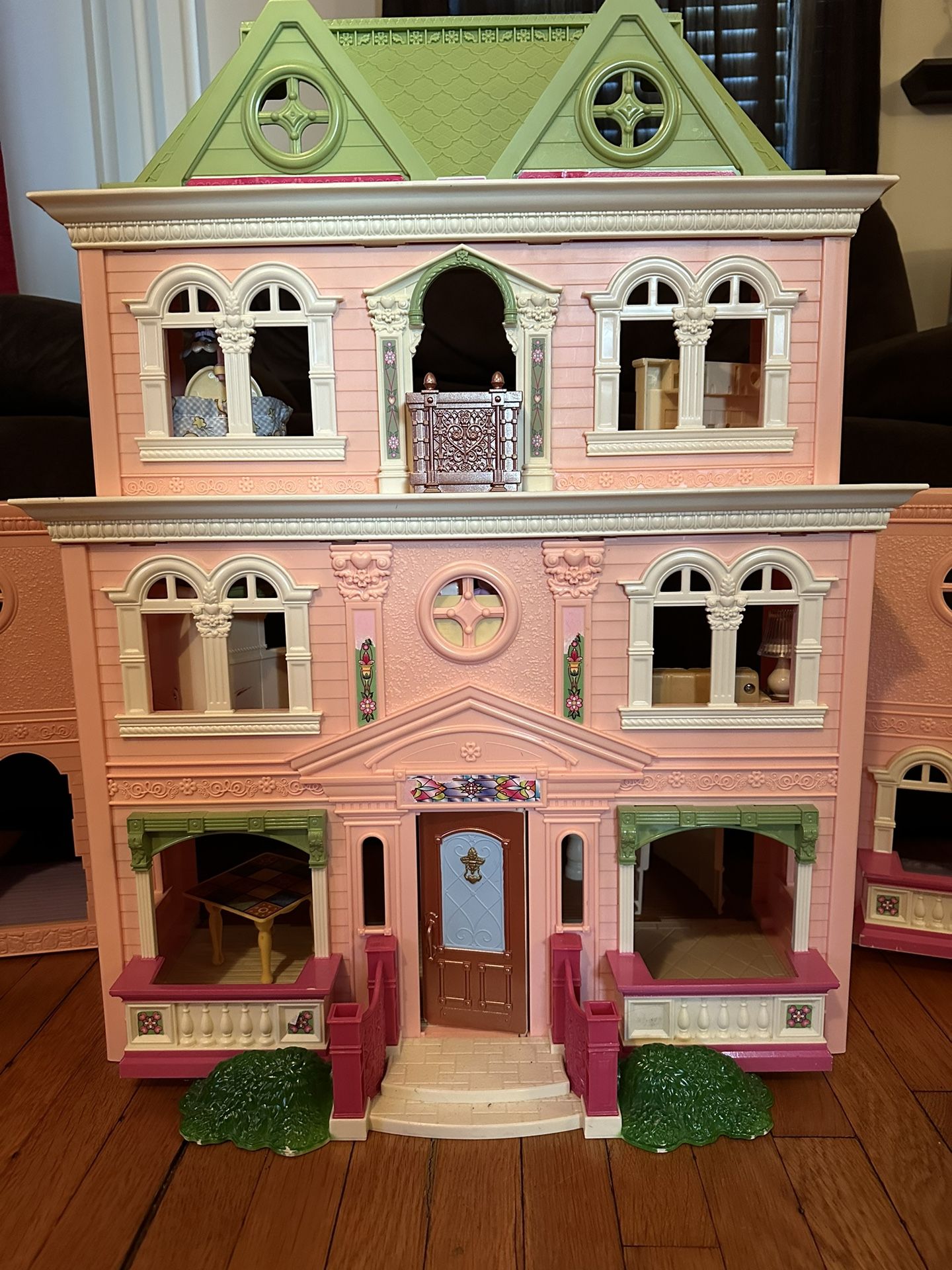 Vintage Fisher Price Doll house