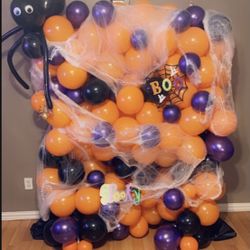 Halloween Balloon Decorating 