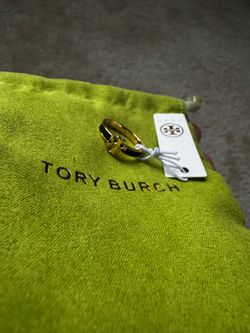 Tory Burch Logo Ring Gold Black Enamel. Size 6