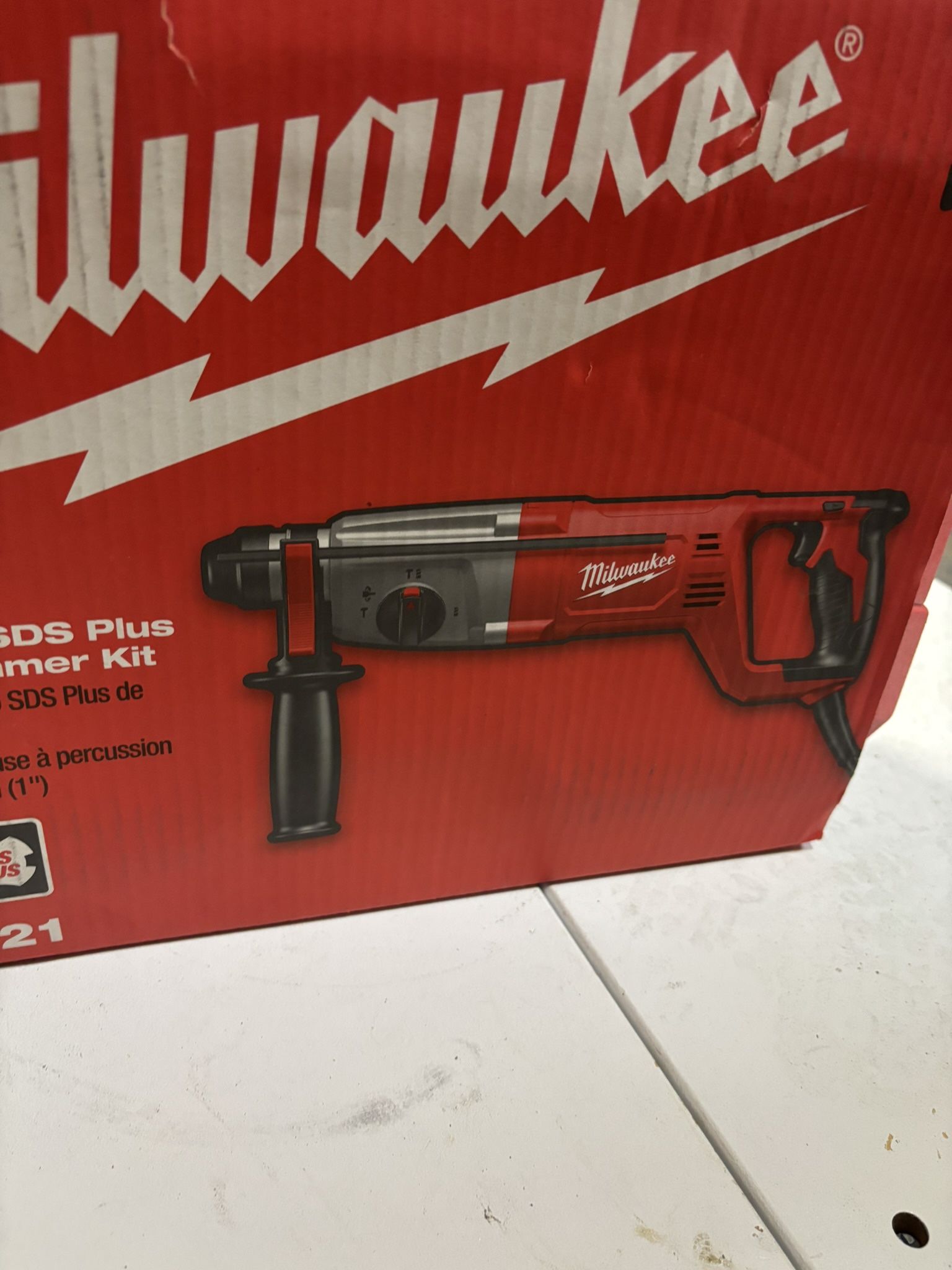 Milwaukee 8 Amp Corded 1 in. SDS D-Handle Rotary Hammer