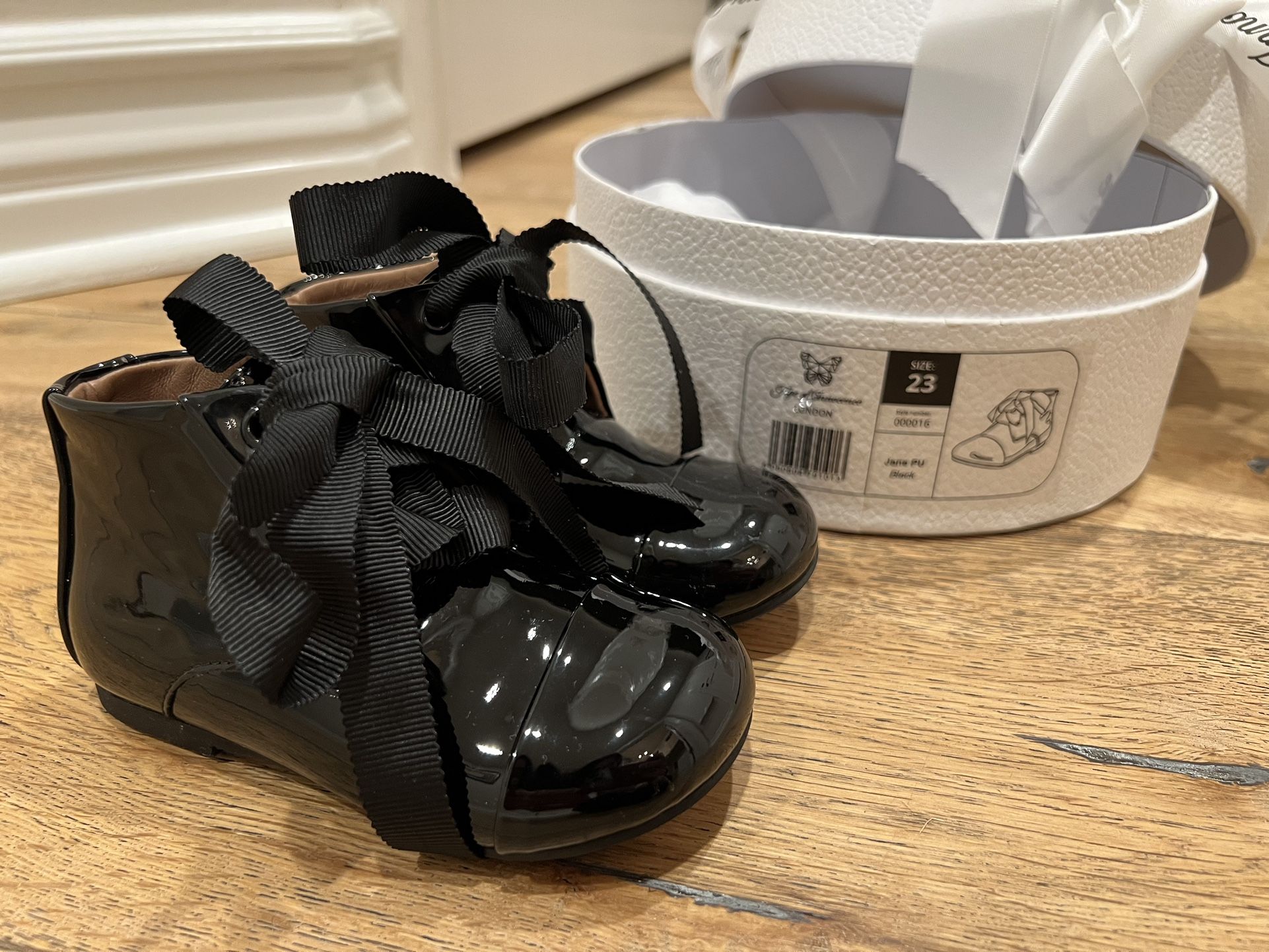 Toddler Girl Booties Black Patent Leather EU 23 / US 7 - AGE OF INNOCENCE