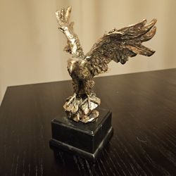Gold Eagle Statue