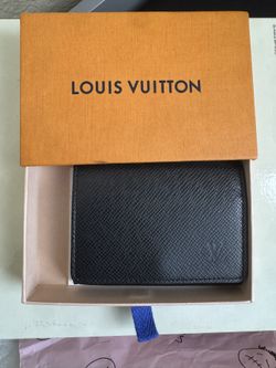 Louis Vuitton Taiga Pochette Cartes Visite
