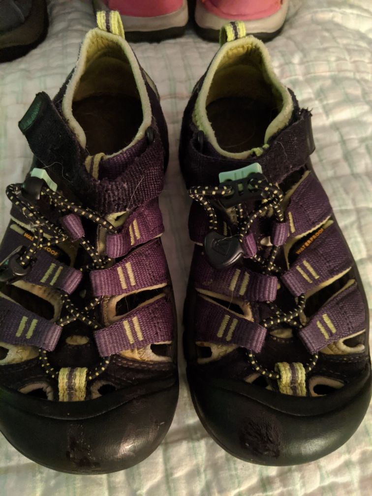 Keens size 1 youth