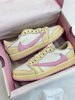 Jordan 1 low Travis Scott shy pink preschool 2Y