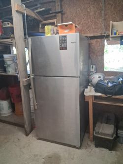 Refrigerator whirlpool