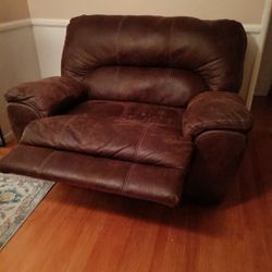 Cozy Recliner For Two 