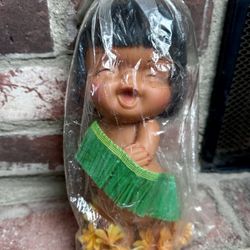 Vintage Hawaiian Hula Girl Doll 9" Souvenir New Old Stock. Dress appears to be 