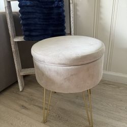 Ottoman w/Storage 