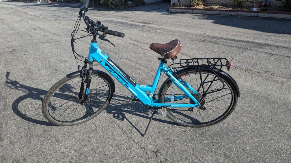 Hyper Bicycles E-Ride Electric Pedal Assist Commuter Bike, 700C Wheels, Black