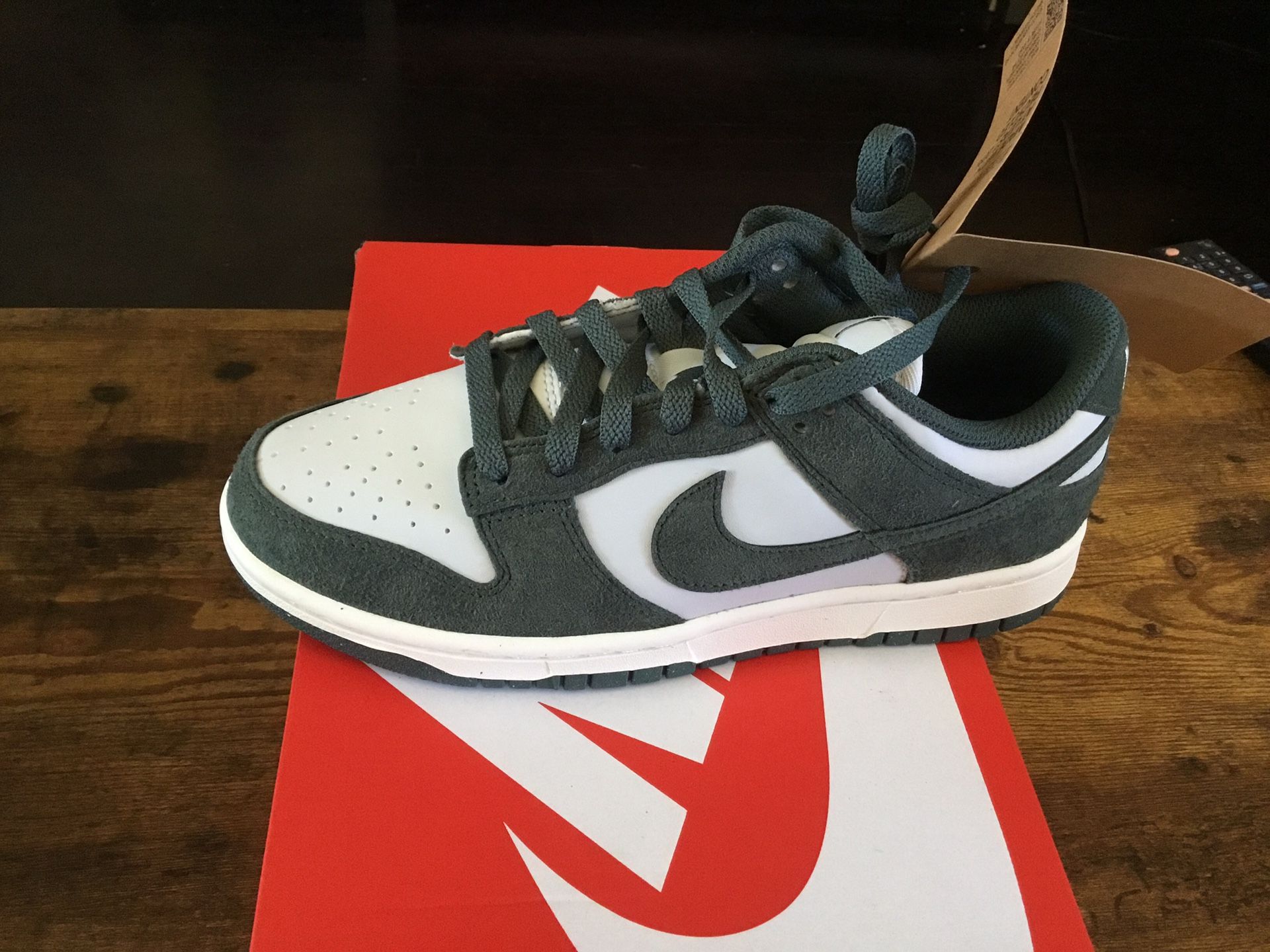 New Women’s Nike Dunk Low size 7.5