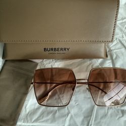 Brand New 🔥 Burberry B3133 Sunglasses 