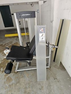 Leg Station  Gym Machine life fitness. Miami 33130