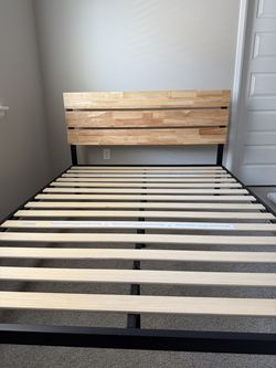 Queen Size Metal & Wood Platform Bed Frame (No Box Spring Needed) - Excellent Condition