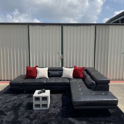 Black Leather 🖤 Sectional Sofa ($650) FREE DELIVERY 