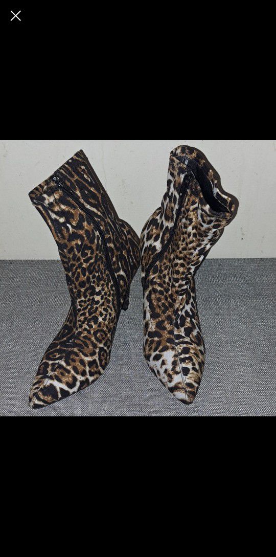 SoME zip-up leopard 4"heel sz 8 boots. Brand new, never worn! Fits like a glove. super sexy!