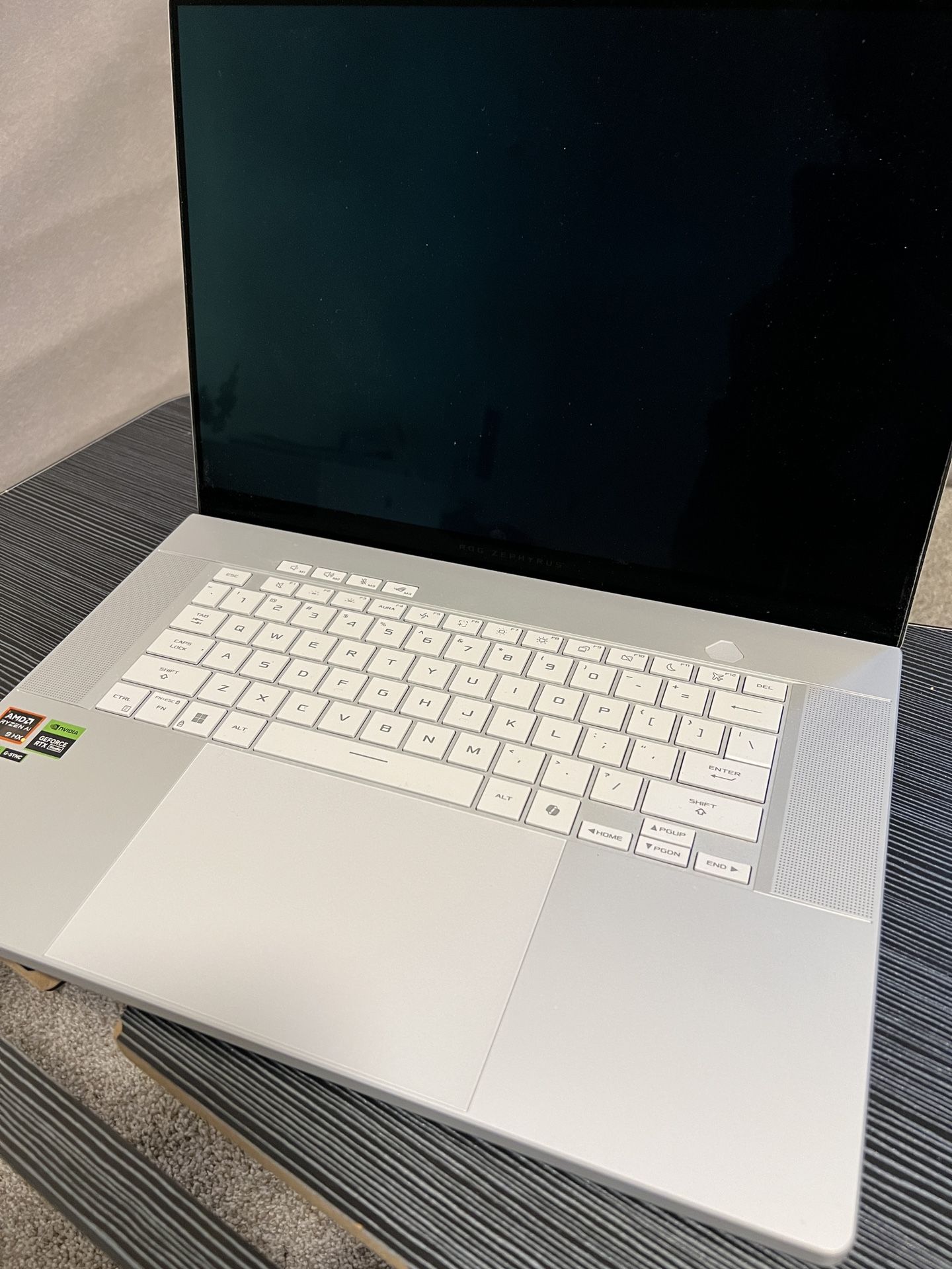 ASUS - ROG Zephyrus G16 16" OLED QHD 240Hz Gaming Laptop - AMD Ryzen AI 9 HX - 32GB RAM - NVIDIA RTX 4070 - 2TB