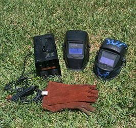 Welder, gloves and two masks $80