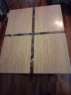End tables matching pair, 25$ each or 40$ for both  OBO