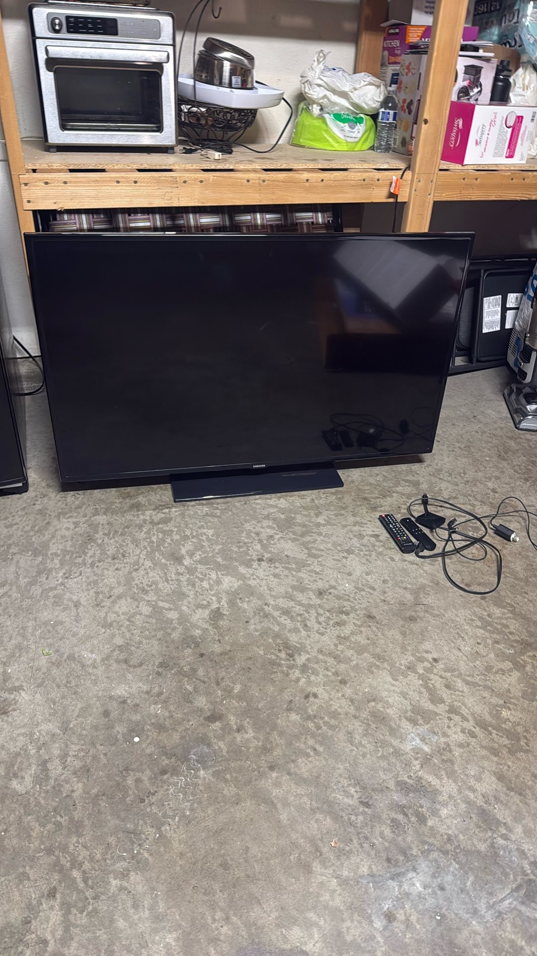 Samsung HD TV 55’ with Free Amazon Fire sticl