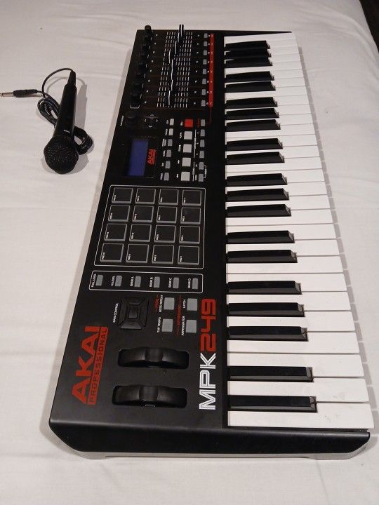 AWESOME  KEYBOARD - " AKAI "PROFESSIONAL  -  MPK249