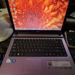 Acer Aspire 4752 Laptop with charger and bag
