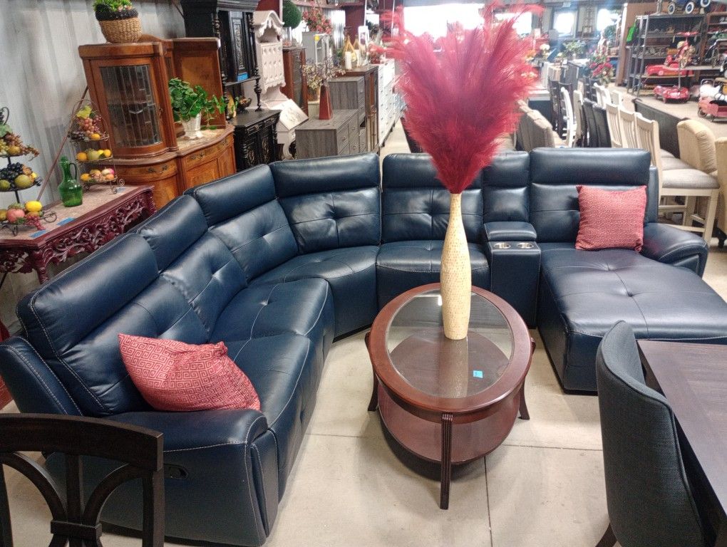 Sectional / Sofa Sets And Living Room Sets 