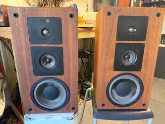 Pair of Vintage Altec Lansing Model 205 - 3 way stereo speakers - made in USA - excellent condition - these sound fantastic