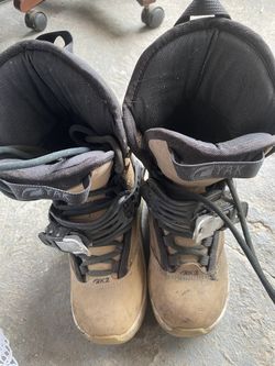 K2 snowboarding boots sz M8