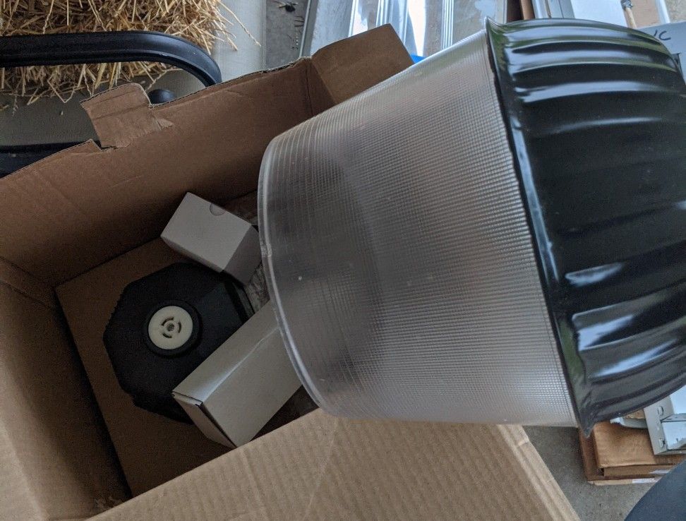 Brand New Metal Halide Security Light