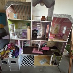 Kidkraft Grand mansion With Barbies Cars Camper And Accessories 