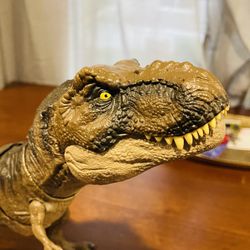 Jurassic World Dominion T-Rex 21 Inches