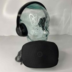 Beats Studio 4 Wireless Bluetooth Headpones W/ Case & Charger